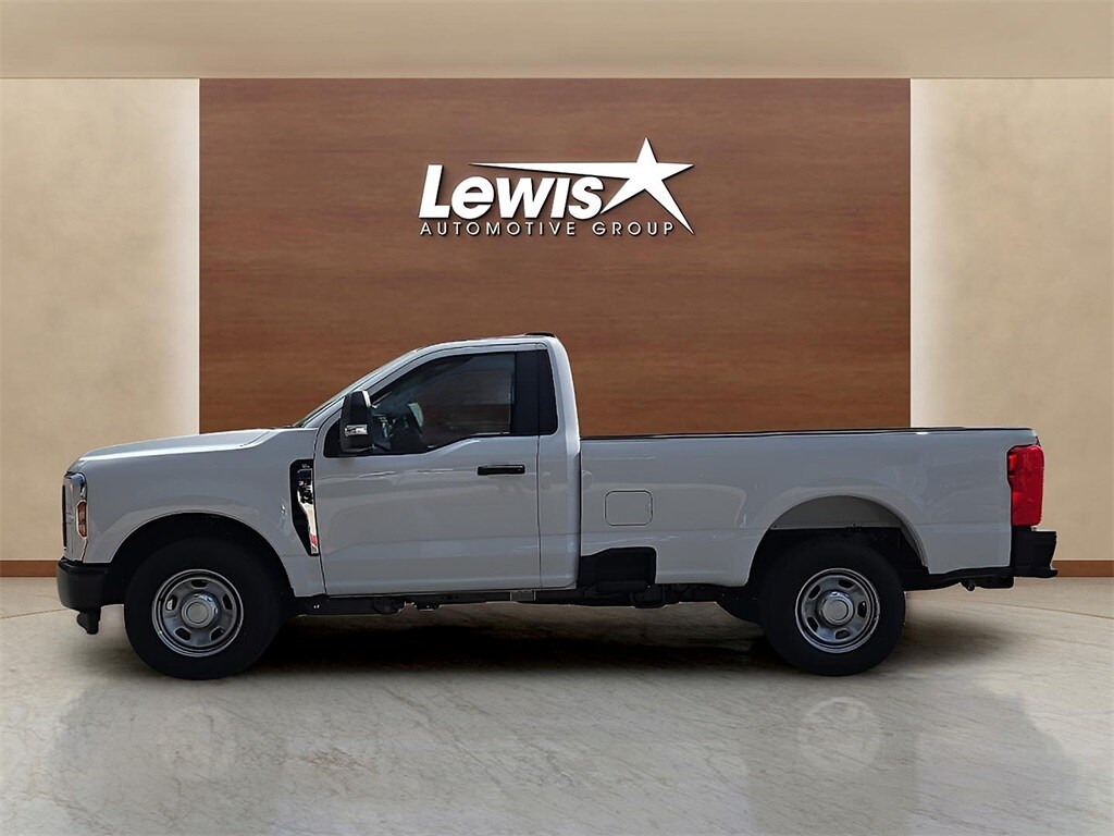 2025 Ford F-350 photo 3