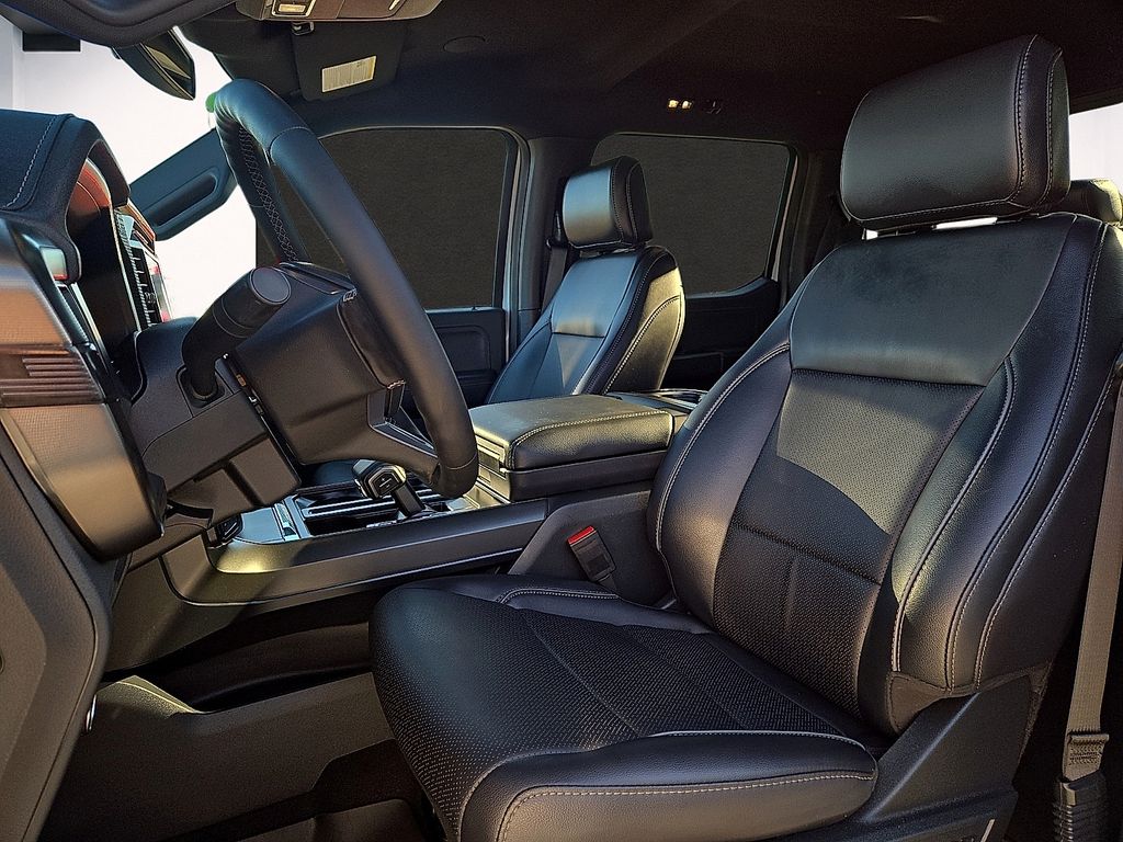 2025 Ford F-150 Lariat - Photo 13