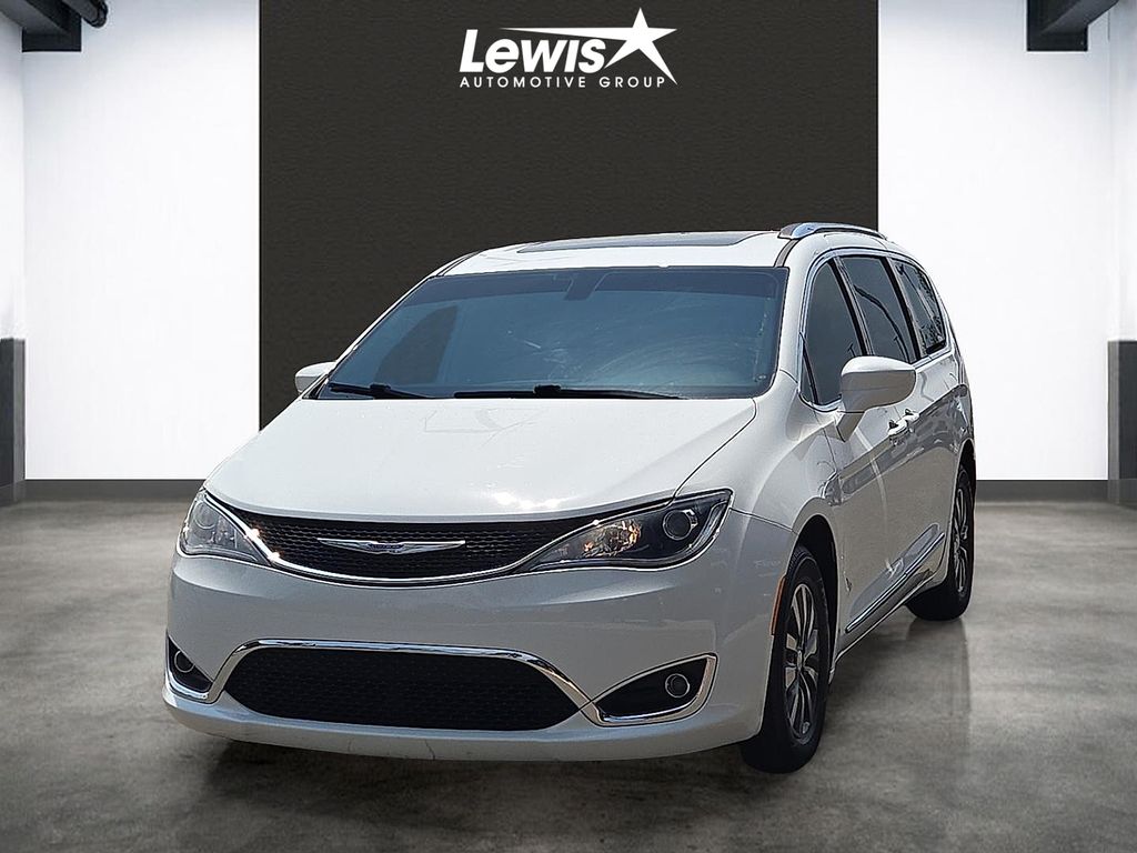 2019 Chrysler Pacifica Touring L Plus's photo