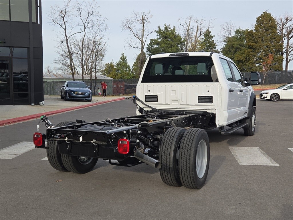 2026 Ford F-550 photo 2