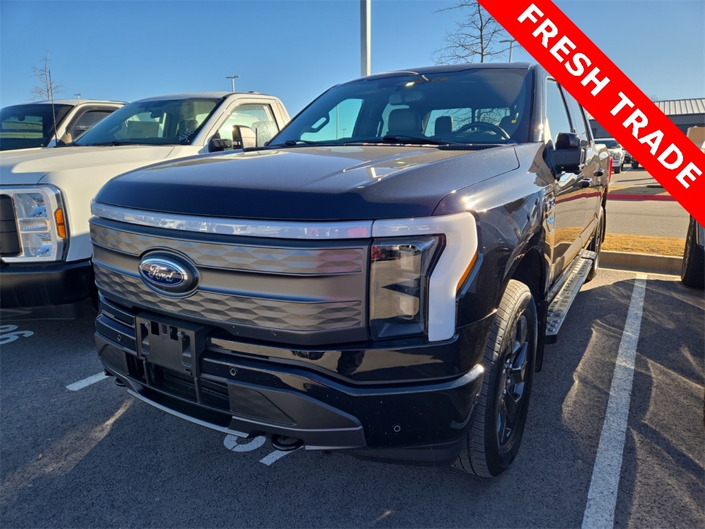 2022 Ford F-150 Lightning Lariat's photo