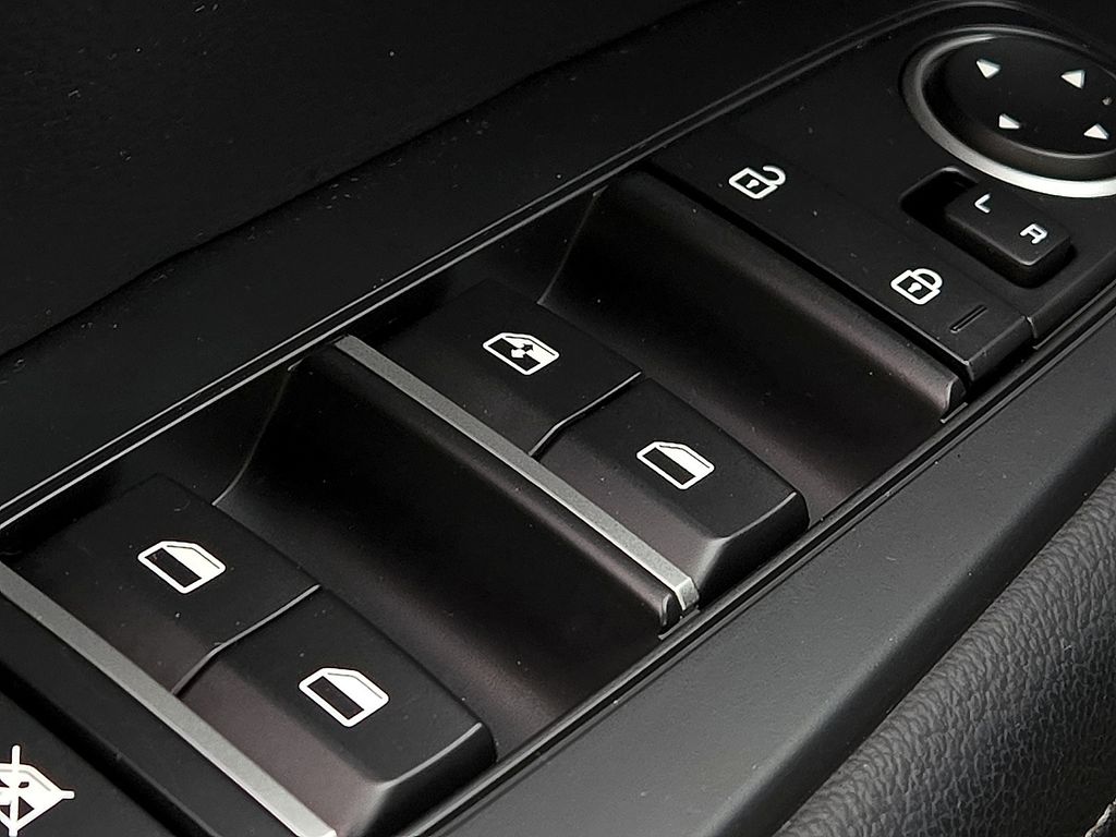 2024 Kia Forte GT-Line - Photo 17