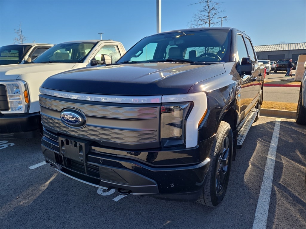 2022 Ford F-150 Lightning Lariat's photo