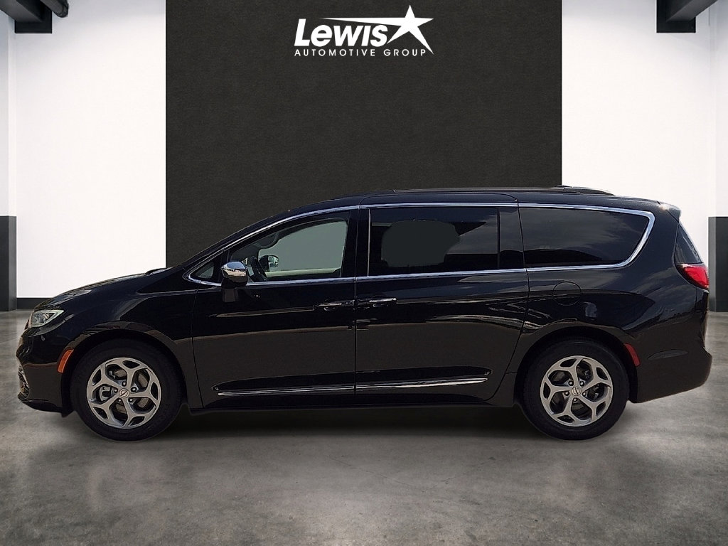 Used 2023 Chrysler Pacifica Limited Van Passenger Van