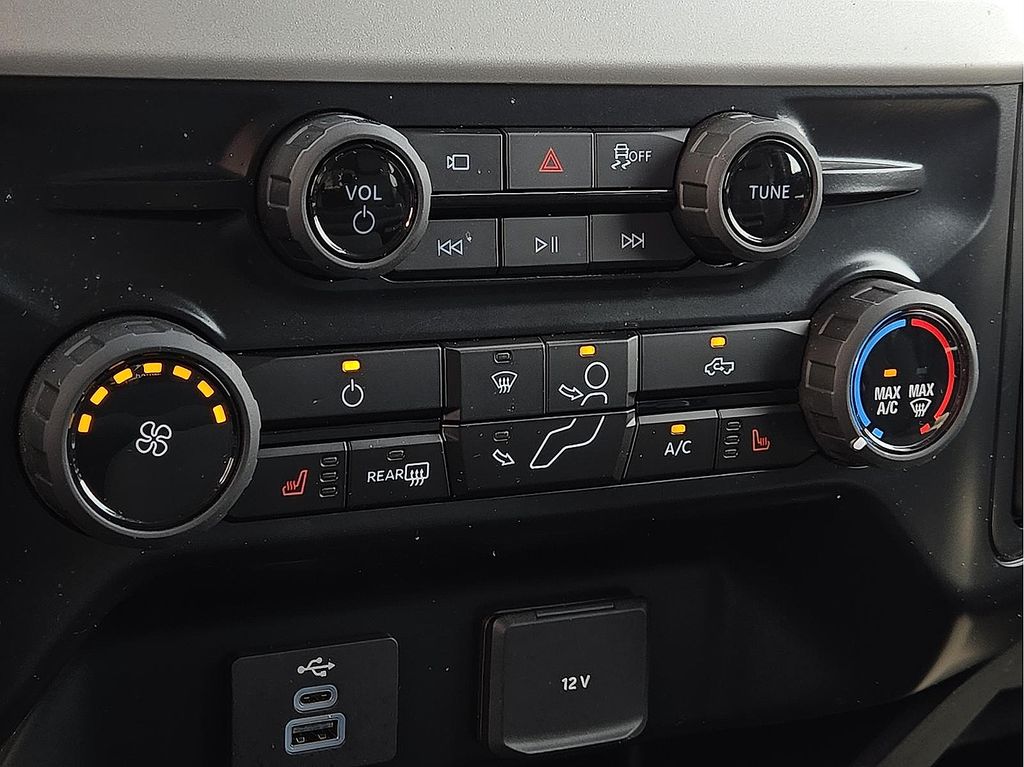 2026 Ford F-350 Super Duty XLT - Photo 15