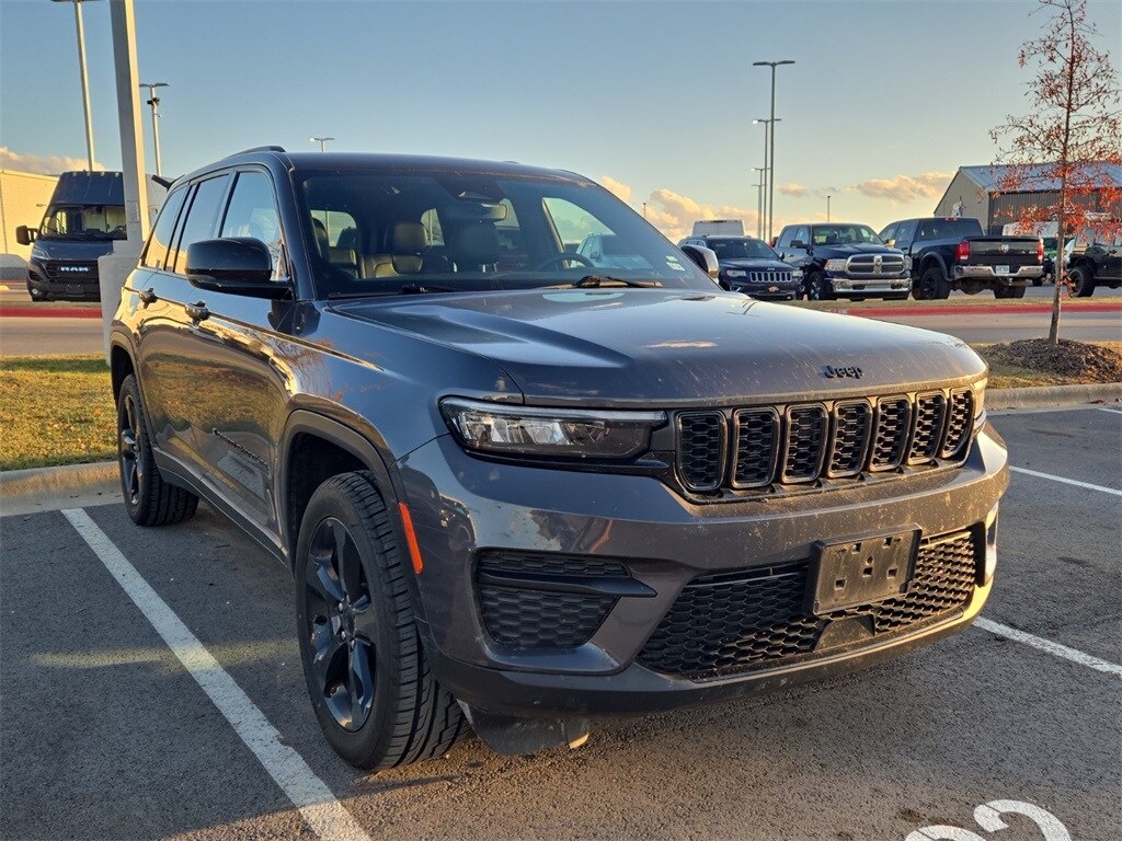 2023 Jeep Grand Cherokee Altitude X photo 3