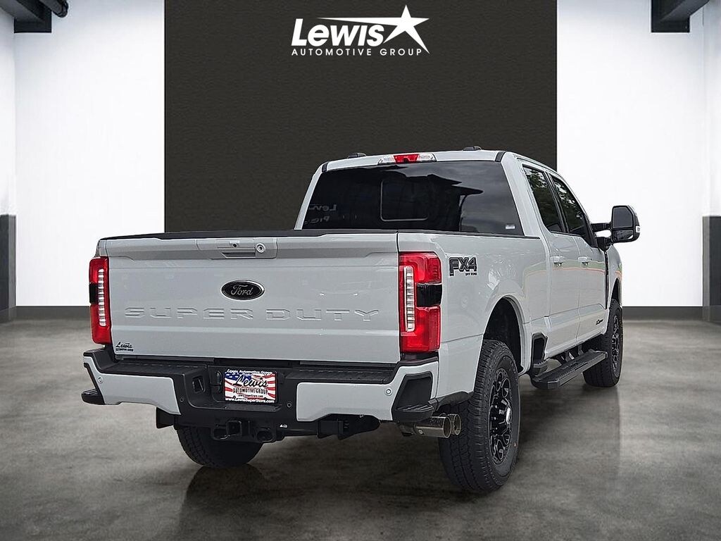 New 2026 Ford F-250SD Lariat Truck Crew Cab