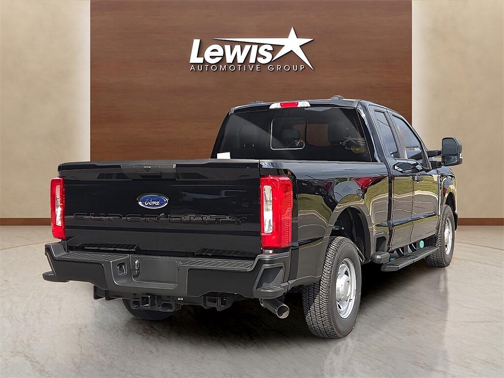 2026 Ford F-350 XL photo 4