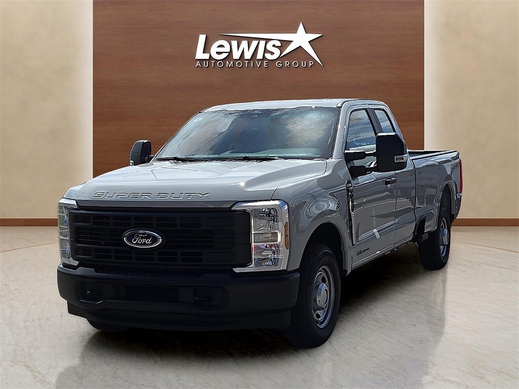 2025 Ford F-250 photo 2