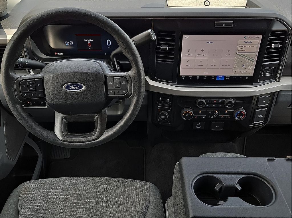 2026 Ford F-350 Super Duty XLT - Photo 10