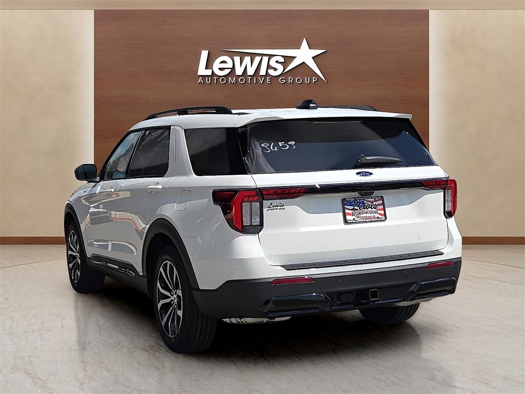 2025 Ford Explorer ST-Line photo 4
