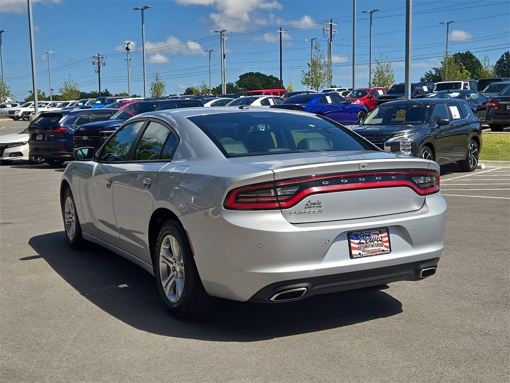 2022 Dodge Charger SXT photo 2