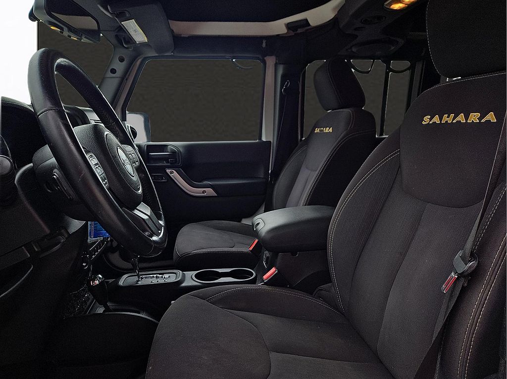 2013 Jeep Wrangler Unlimited Sahara - Photo 12