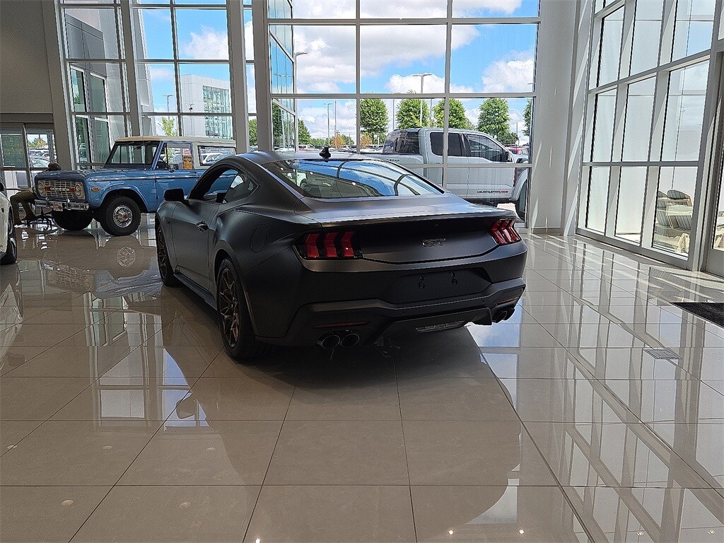 2025 Ford Mustang GT Premium photo 4
