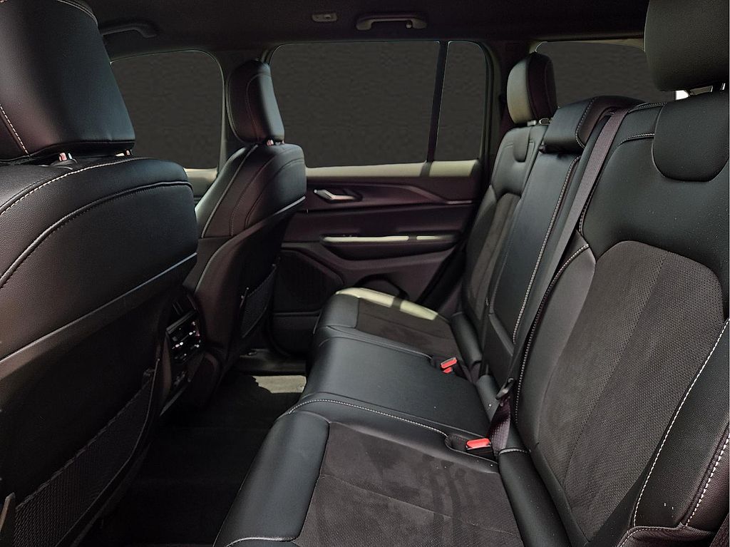 2024 Jeep Grand Cherokee Altitude - Photo 9