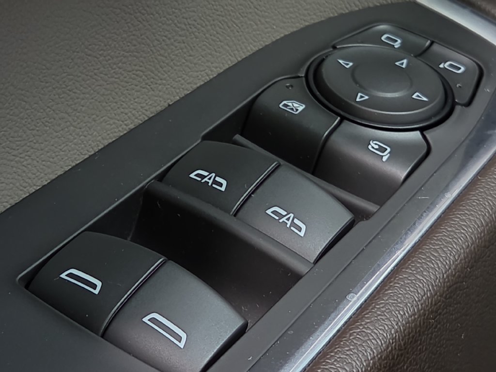 2023 Chevrolet Silverado 1500 LTZ - Photo 16