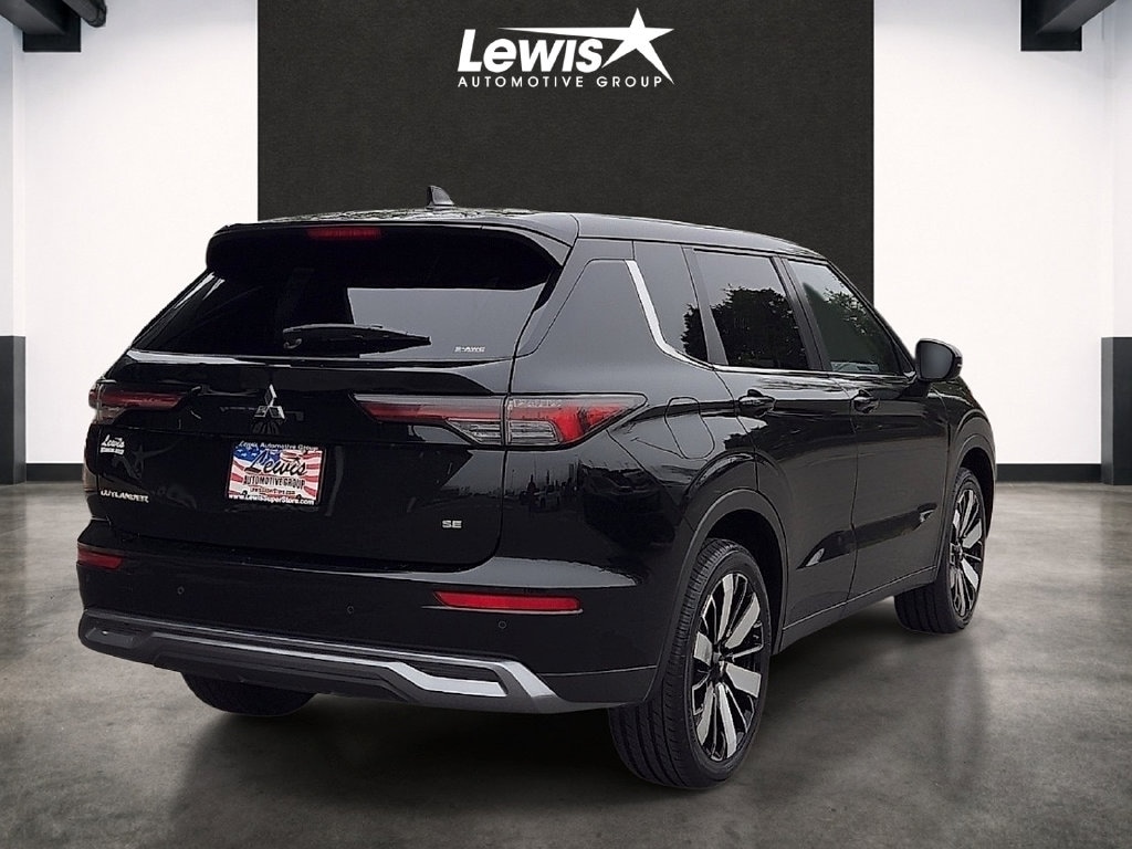 Used 2025 Mitsubishi Outlander SE SUV