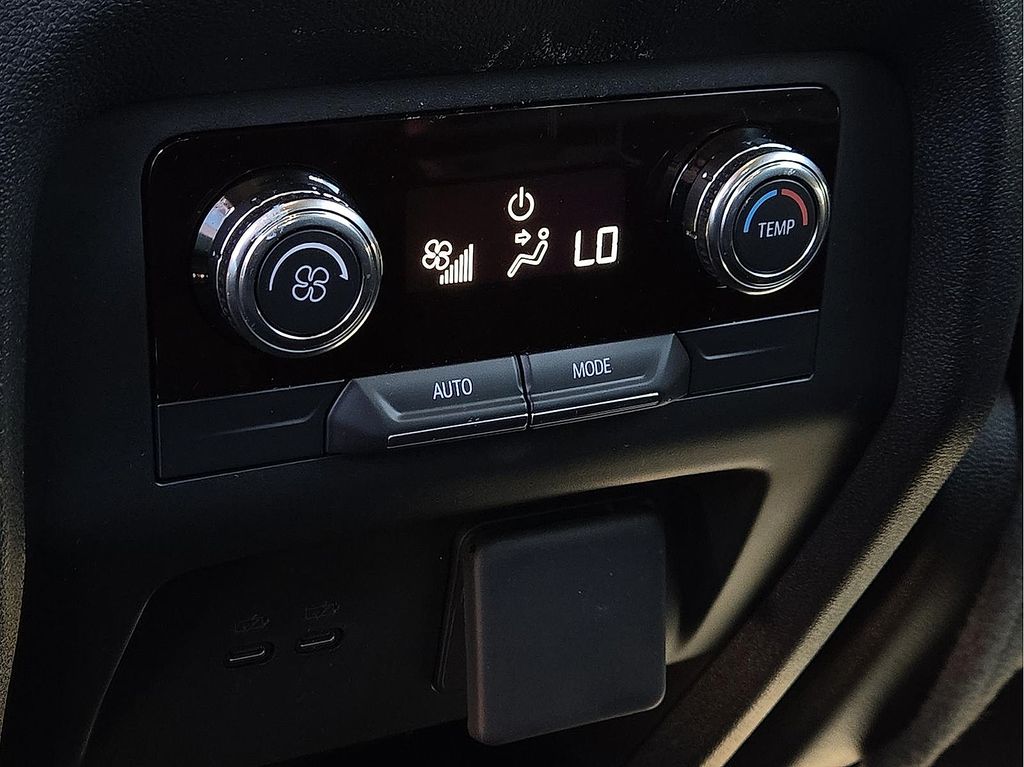2024 GMC Acadia AT4 - Photo 11