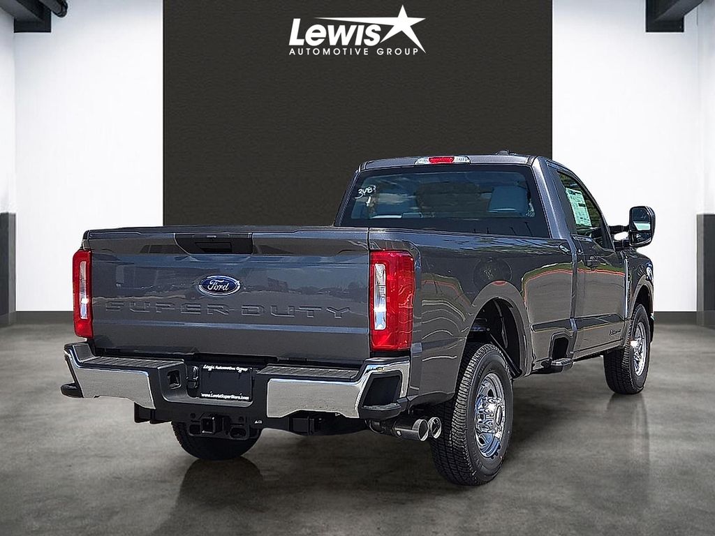 2025 Ford F-350 Super Duty XL - Photo 5