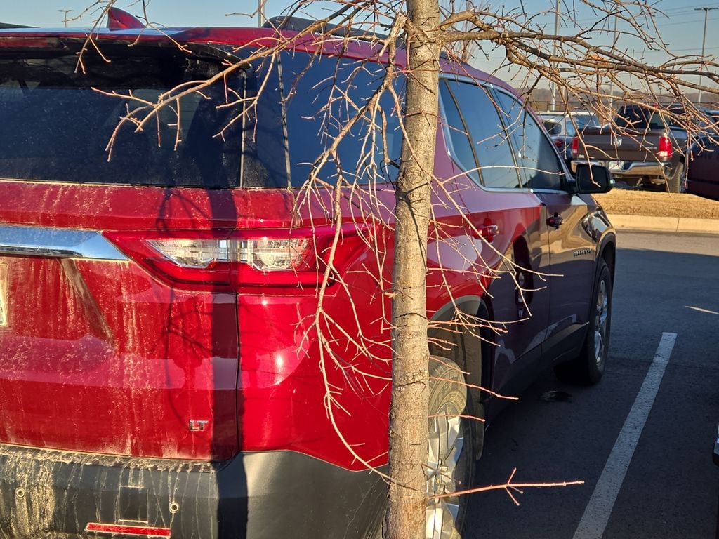 Used 2021 Chevrolet Traverse LT SUV