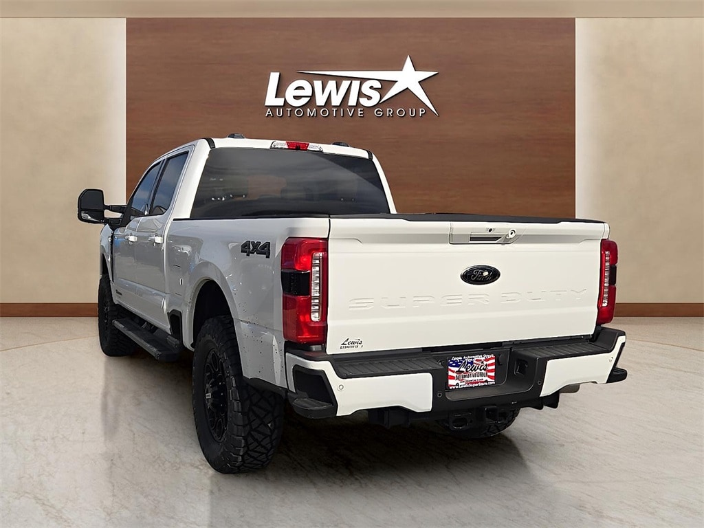 New 2026 Ford F-250SD Lariat Truck Crew Cab