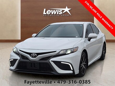 2024 Toyota Camry SE Sedan