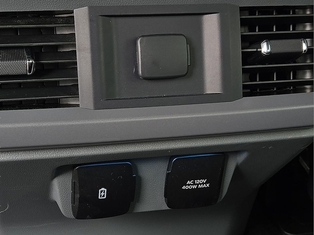 2024 Ford F-150 XLT - Photo 17