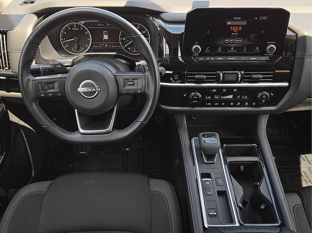 2025 Nissan Pathfinder SV - Photo 12