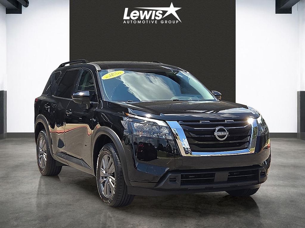 2025 Nissan Pathfinder SV - Photo 6