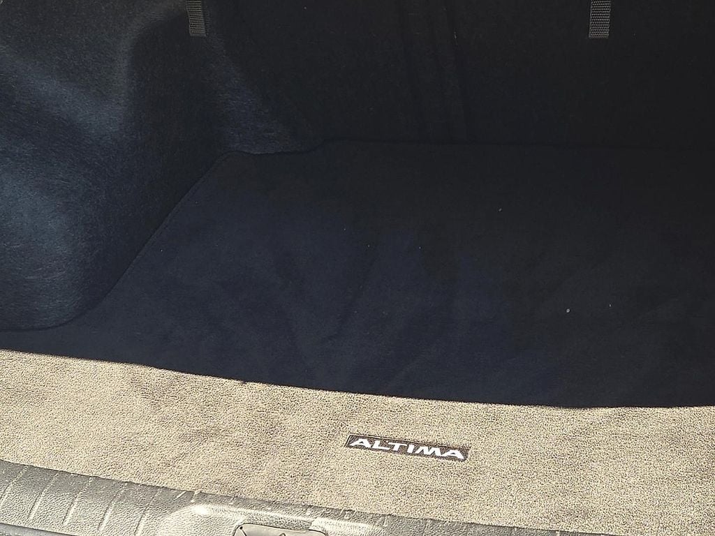 2024 Nissan Altima SV - Photo 8