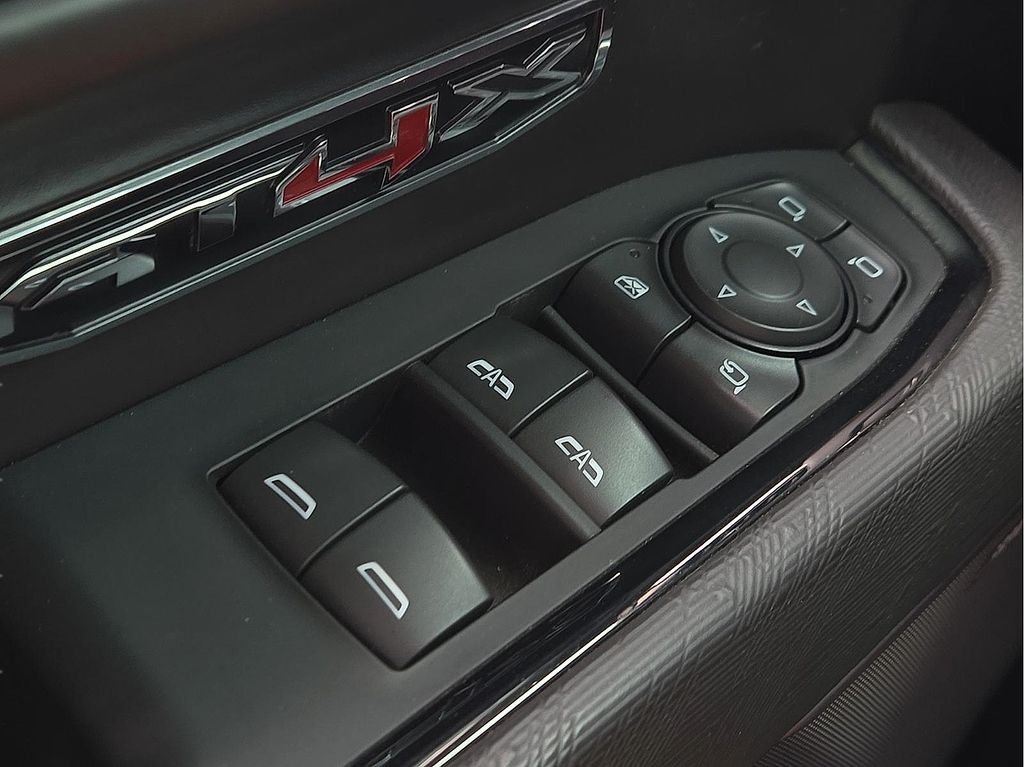2022 GMC Sierra 1500 AT4X - Photo 17