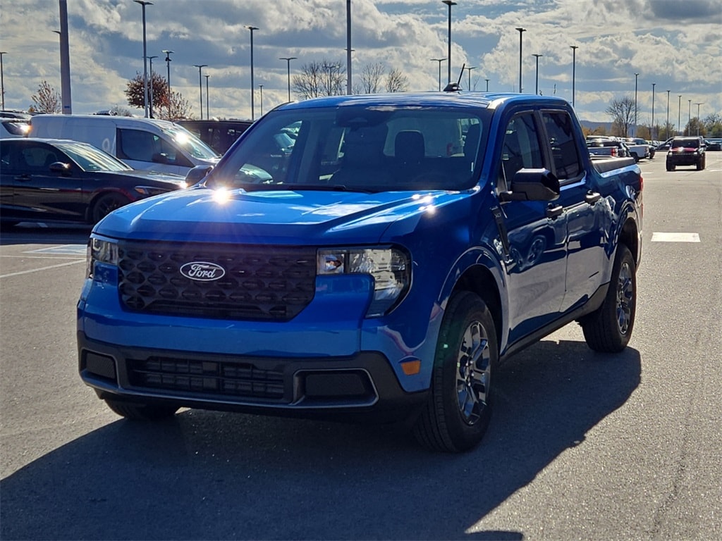 2025 Ford Maverick XLT's photo