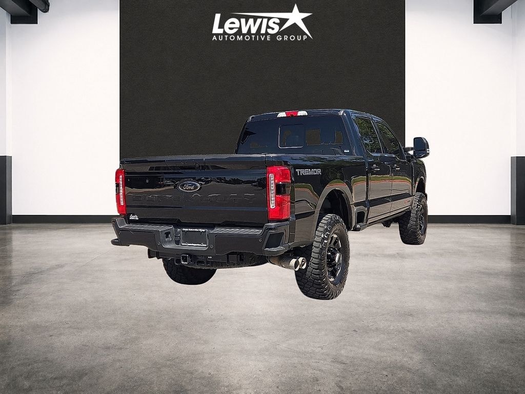 Used 2025 Ford F-250SD Lariat Truck Crew Cab