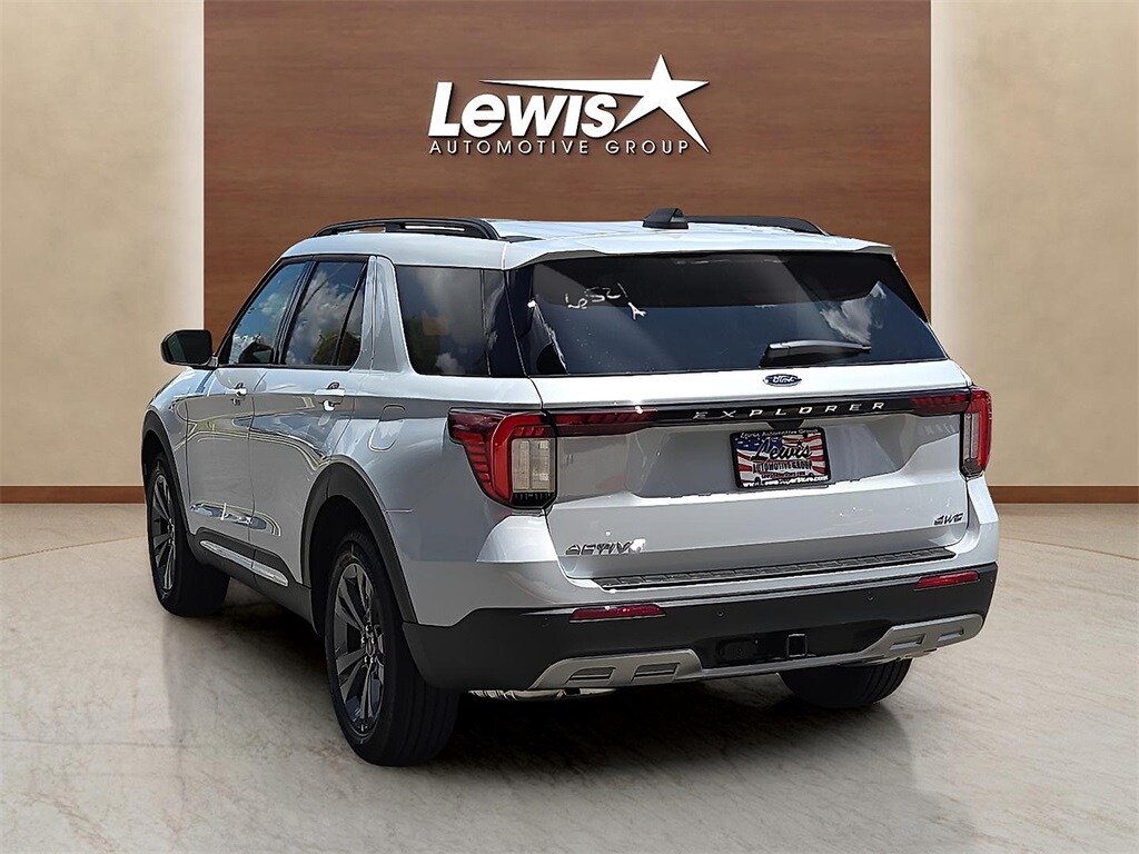2025 Ford Explorer photo 3
