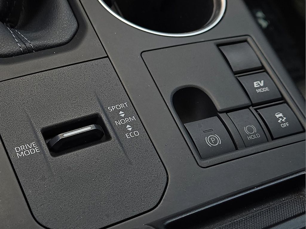 2023 Toyota Highlander XLE - Photo 16