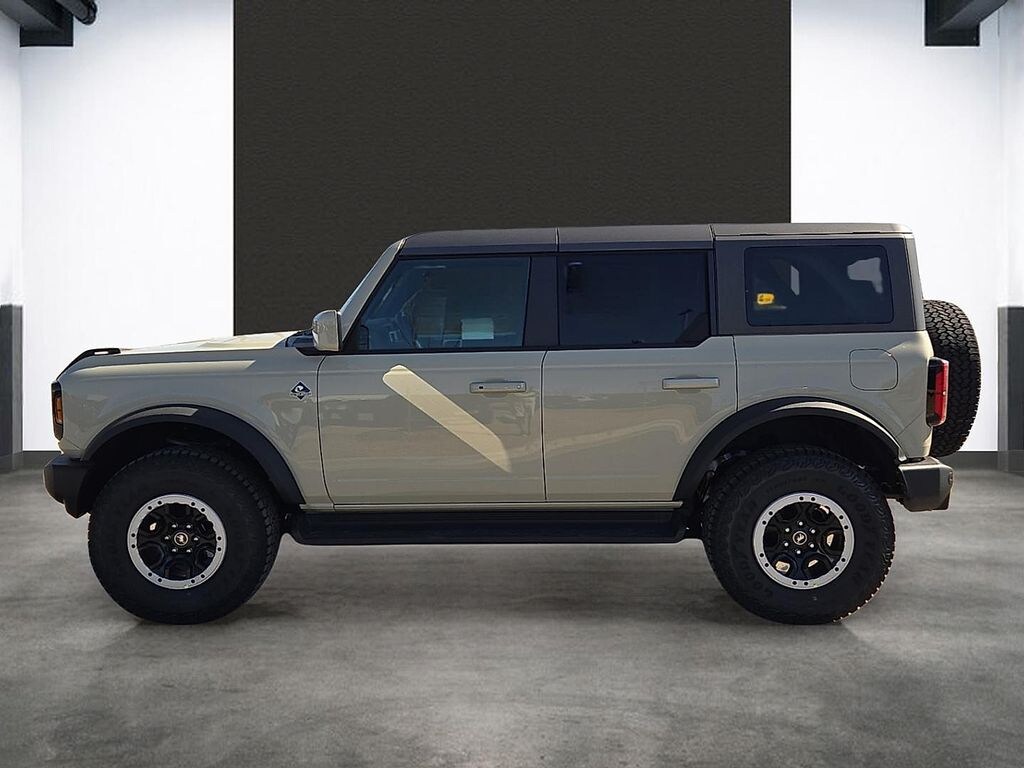 New 2025 Ford Bronco Outer Banks SUV