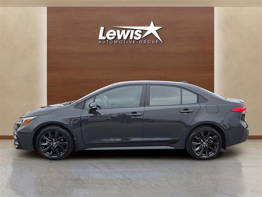 Used 2024 Toyota Corolla SE Sedan