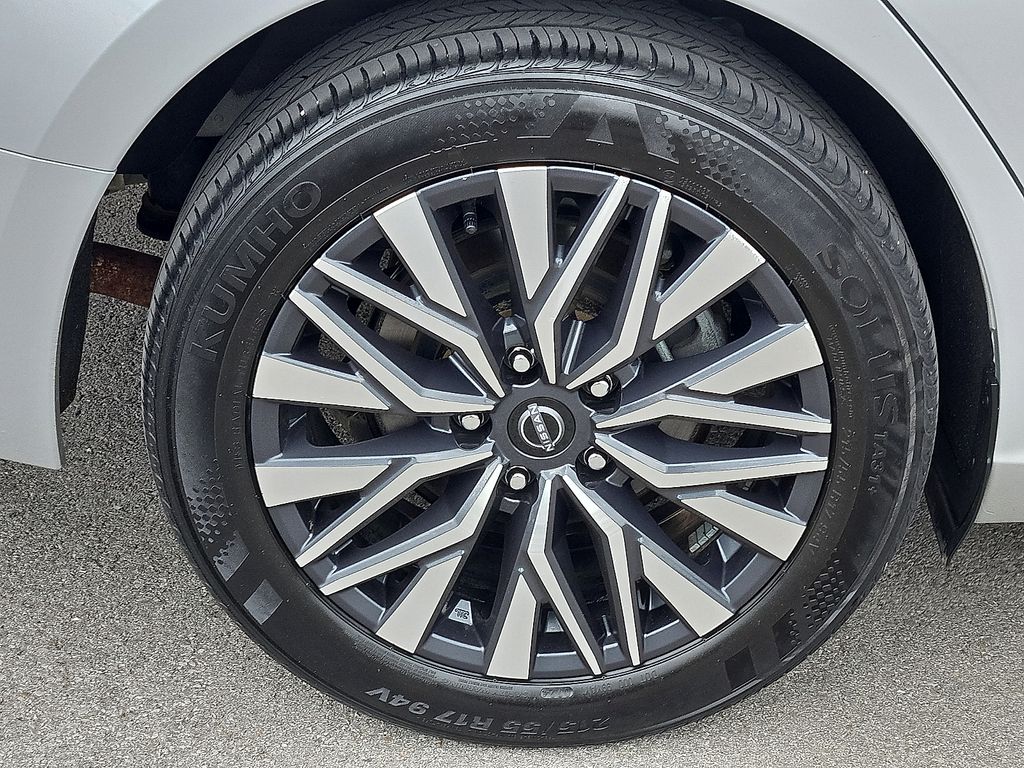 2024 Nissan Altima SV - Photo 7