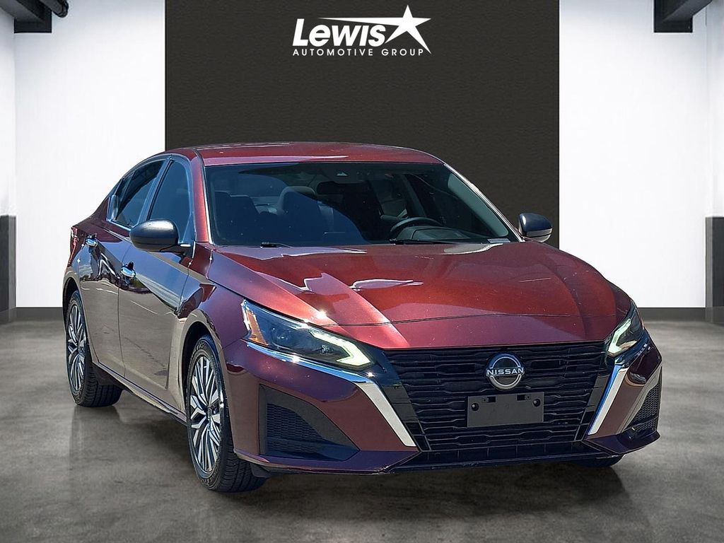 2024 Nissan Altima SV - Photo 6