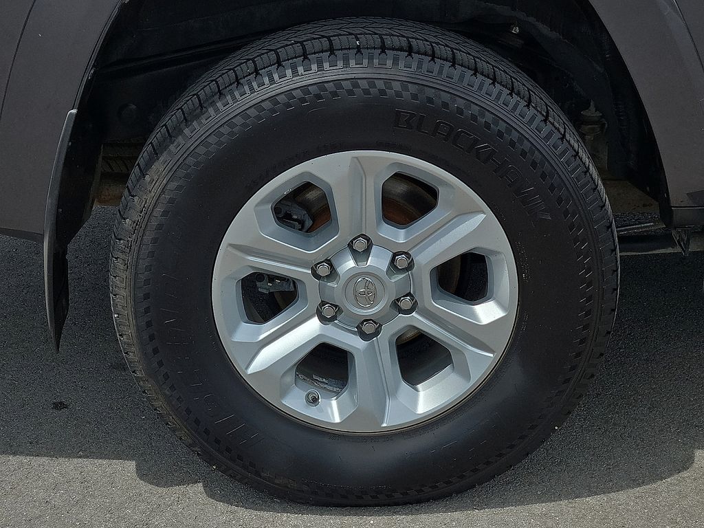2021 Toyota 4Runner SR5 Premium - Photo 7
