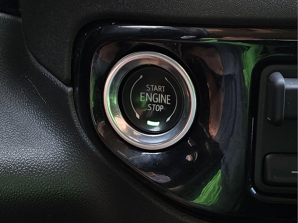 2023 Chevrolet Silverado 1500 LT - Photo 14