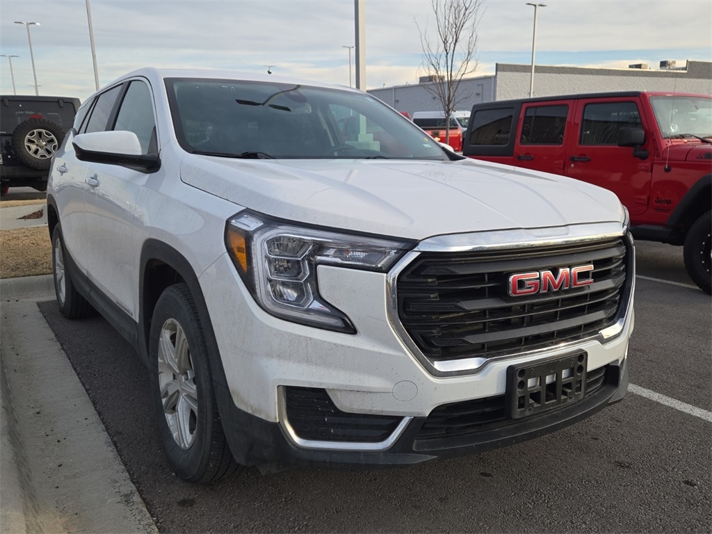 Used 2024 GMC Terrain SLE SUV