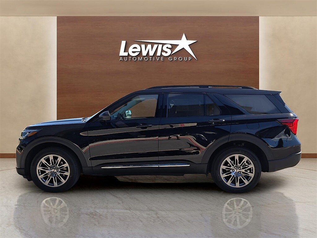 2025 Ford Explorer photo 2