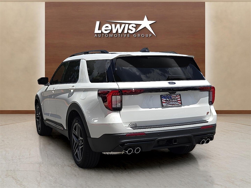 2025 Ford Explorer ST photo 4