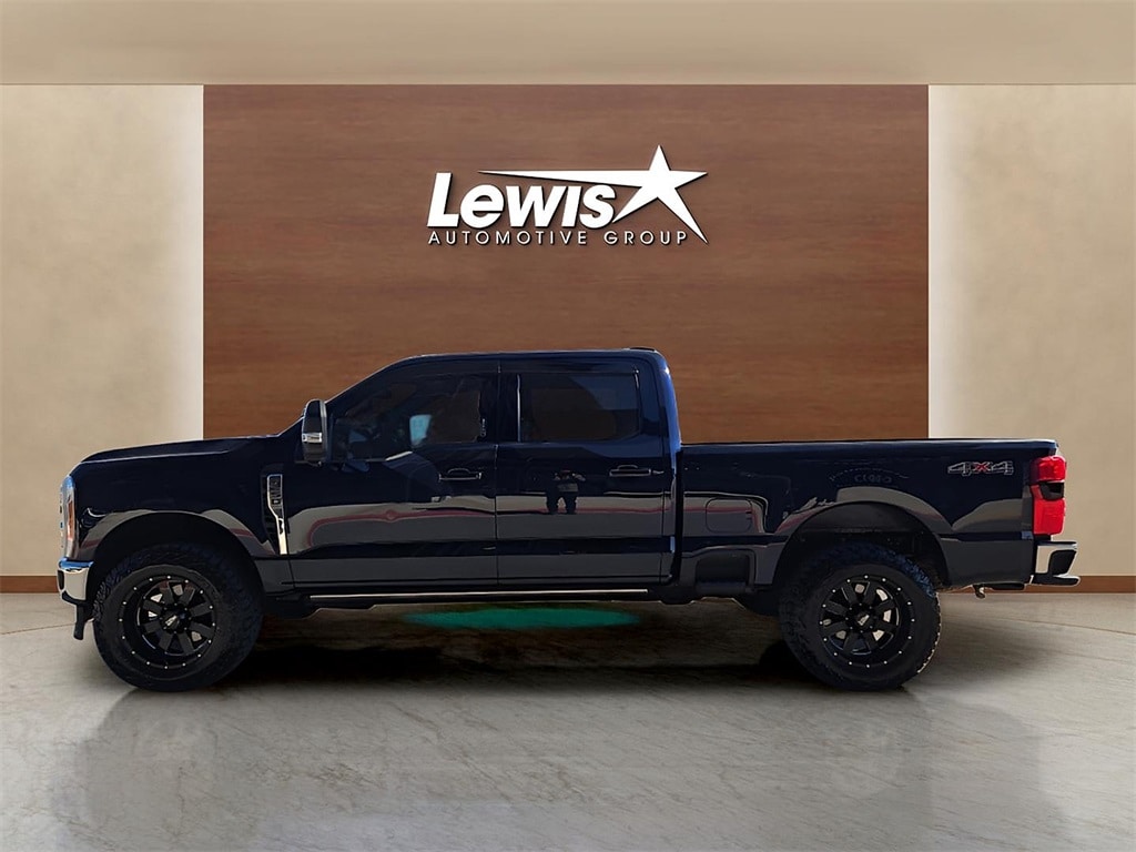 Used 2023 Ford F-250SD Lariat Truck Crew Cab