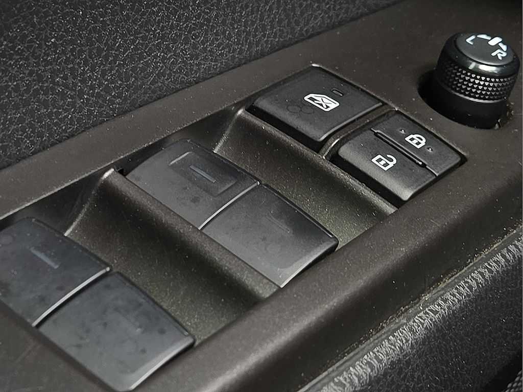 2024 Toyota Camry SE - Photo 16