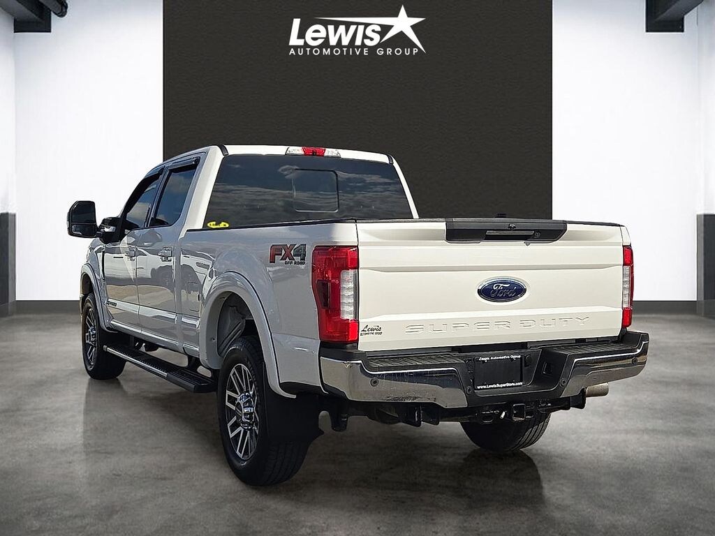 Used 2019 Ford F-250SD Lariat Truck Crew Cab