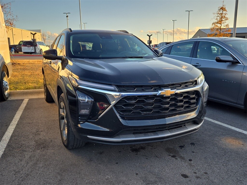 2024 Chevrolet Trax LT photo 4