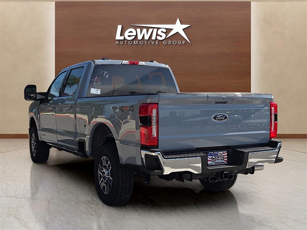 2026 Ford F-250 Lariat photo 4