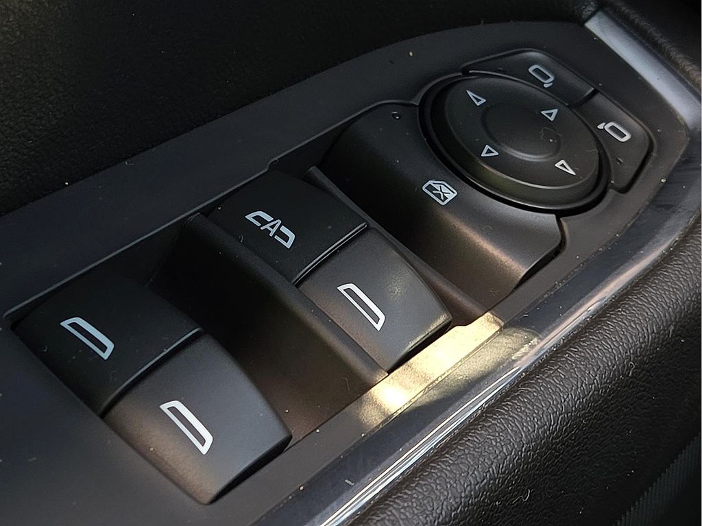 2023 Chevrolet Silverado 1500 LT - Photo 15